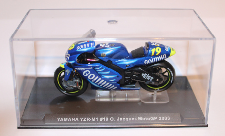 RAB063-Yamaha-Jacques-2003-1.JPG