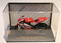 Ixo 1-24th Yamaha YZR M1 Checa 2004