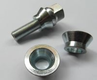 Conversion washer for 60 degree bolts on a Ford OE style alloy wheel